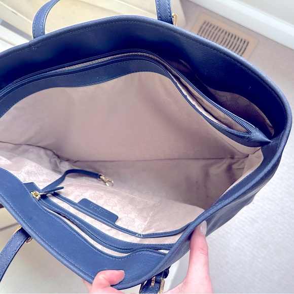 Michael Kors Blue Leather Jet Set Travel Tote - Picture 7 of 12